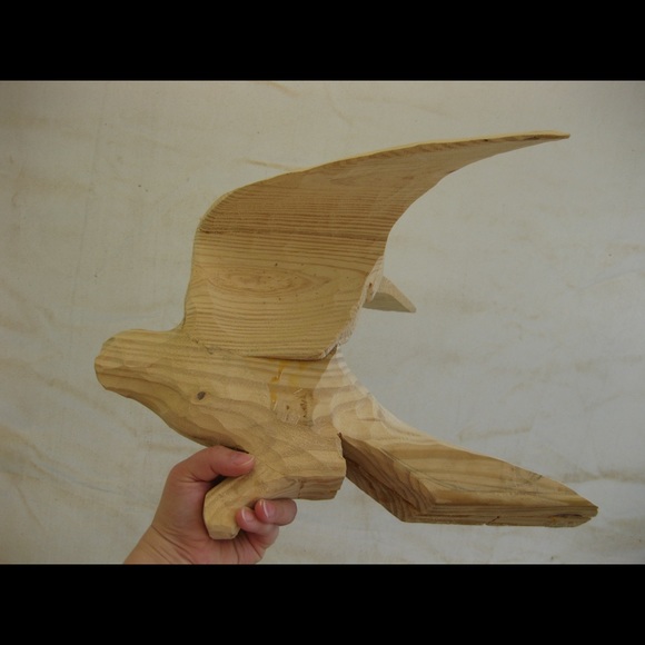 Flying falcon hanging sculpture fine art carving - Picture 7 of 9